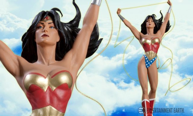 DC Designer Series Wonder Woman by Adam Hughes 12-Inch Statue