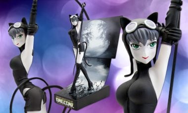 Catwoman Returns as Variant Motion Statue