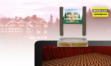 TWIN PEAKS Sign Monitor Mate Casts a Presence at San Diego Comic-Con