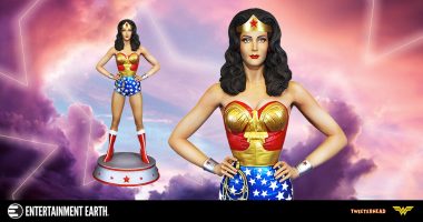 A Wonder Woman Statue That’ll Make You Spin with Delight