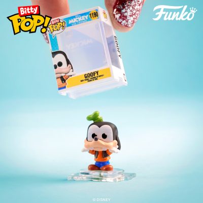 Goofy Bitty Pop!, being unboxed from the case. 